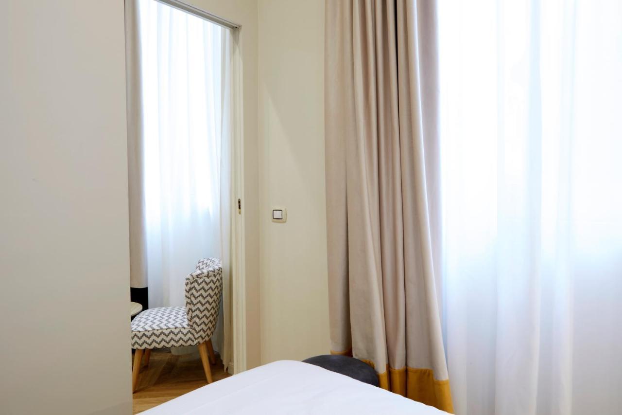 Casa Vittoria Napoli - Santa Lucia Bed and Breakfast Εξωτερικό φωτογραφία
