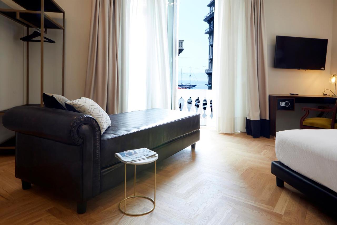 Casa Vittoria Napoli - Santa Lucia Bed and Breakfast Εξωτερικό φωτογραφία