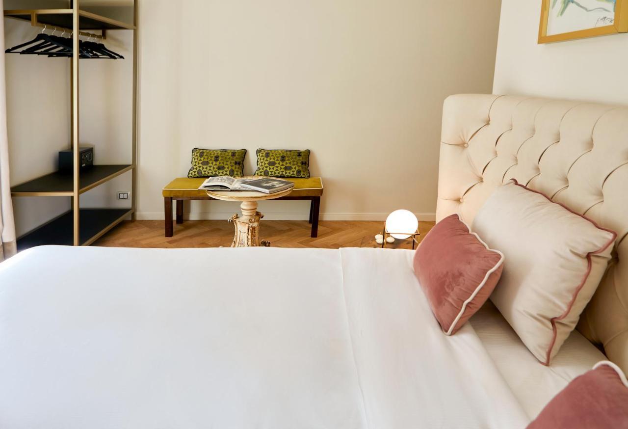 Casa Vittoria Napoli - Santa Lucia Bed and Breakfast Εξωτερικό φωτογραφία
