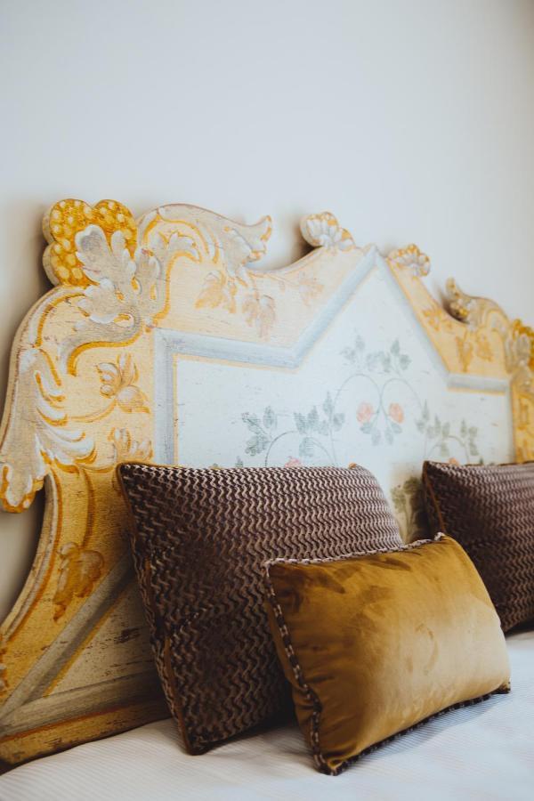 Casa Vittoria Napoli - Santa Lucia Bed and Breakfast Εξωτερικό φωτογραφία